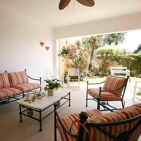 Cattleya Luxury Suites Kingston Zimmer foto