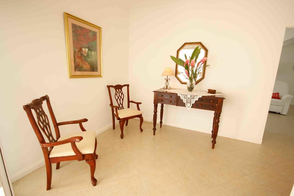 Cattleya Luxury Suites Kingston Zimmer foto