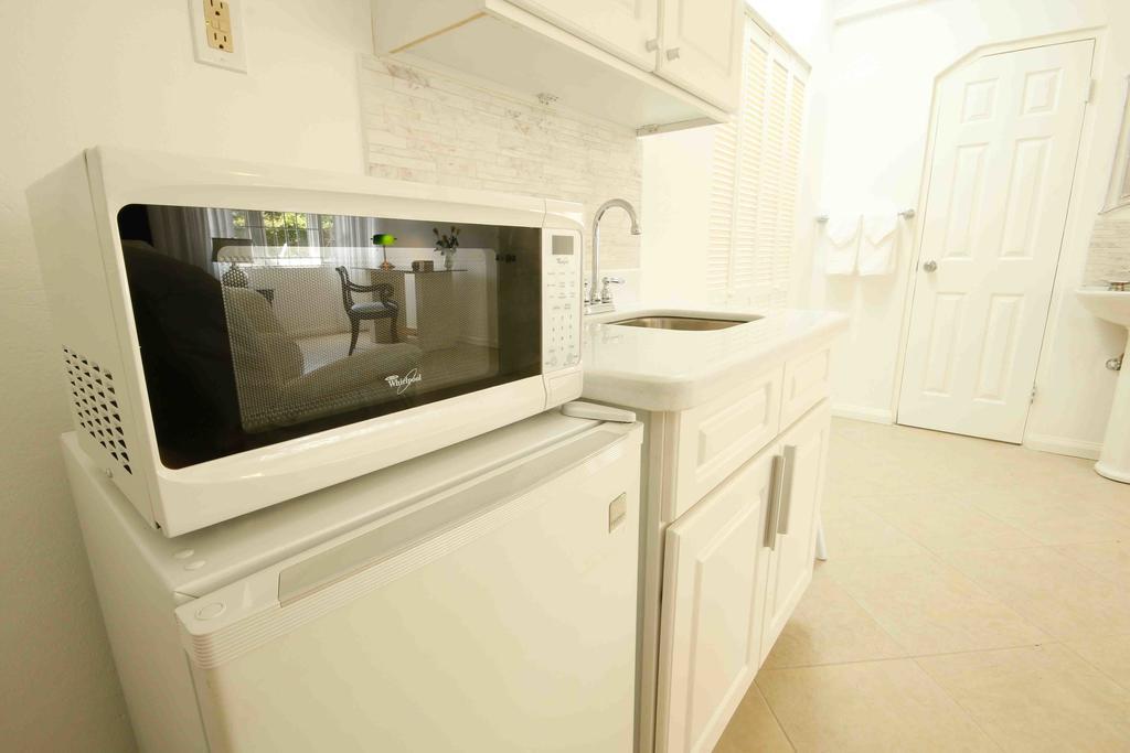 Cattleya Luxury Suites Kingston Zimmer foto