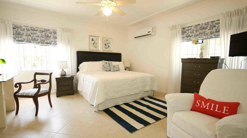 Cattleya Luxury Suites Kingston Zimmer foto